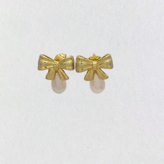 Pearl bow earring