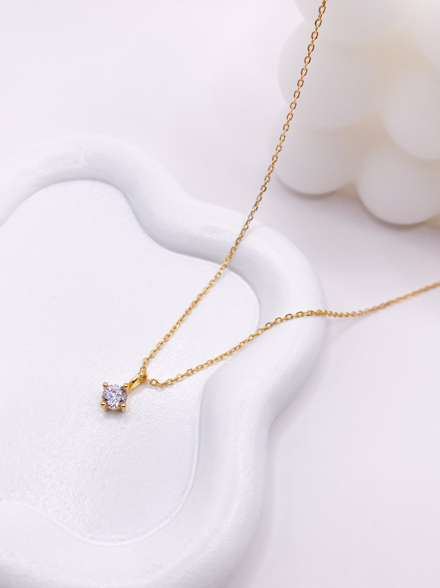 Tiny Diamond necklace